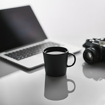 灰熊队惊险胜鹈鹕队，客场保持不败