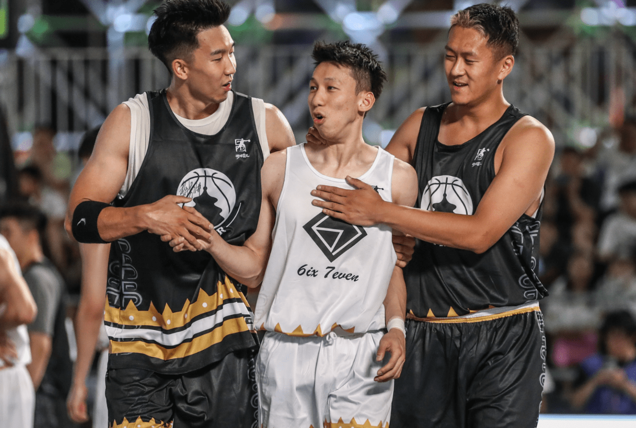 超级对决引爆全城，篮球之战如火如荼